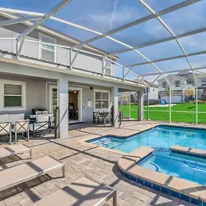  Holiday home 8br Luxury - Sleeps 22 - Near With Pool & Hot Tub!